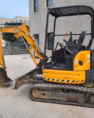 Miniescavatore usato  KATO  HD 27 FOUR