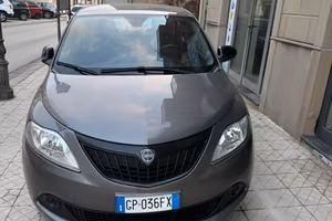 Lancia Ypsilon 1.0 FireFly 5 porte S&S Hybrid UnYc