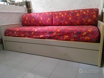 divano/letto singolo con secondo letto estraibile