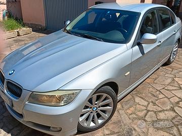 BMW 318 D anno 2011 euro 5 cambio automatico