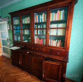 mobili in legno massello e stile rinascimentale