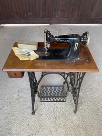 MACCHINA DA CUCIRE LUIGI GRAMACCINI TRIESTE