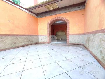 NEGOZIO A POZZUOLI