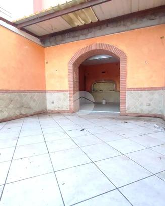 NEGOZIO A POZZUOLI