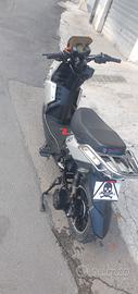 Scooter elettrico truccato