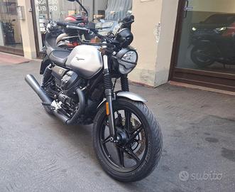 MOTO GUZZI V7 STONE CON SOLI 1700 KM