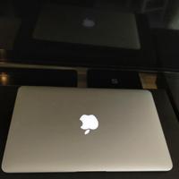 Pc portatile apple macbool