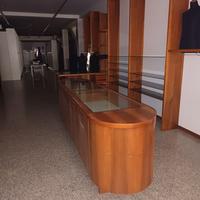 Arredamento completo negozio 