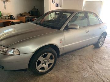 audi A4 anno 2000 funzionante.