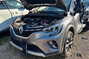 Renault Captur incidentata 