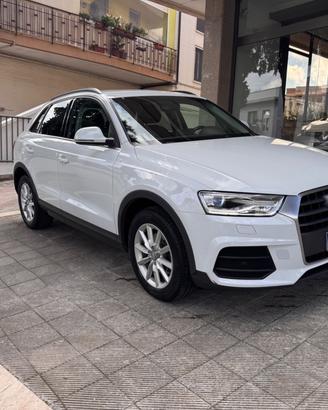 Audi Q3 2.0 TDI 150 CV Business