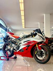 YAMAHA YZF R6 ACCESSORIATA FINANZIABILE