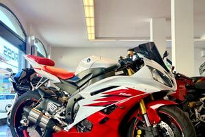 YAMAHA YZF R6 ACCESSORIATA FINANZIABILE
