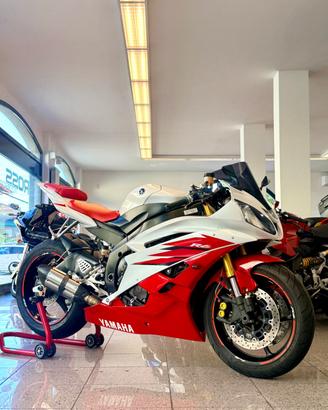 YAMAHA YZF R6 ACCESSORIATA FINANZIABILE