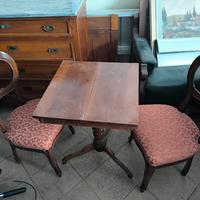 tavolino quadrato antico con coppia di sedie