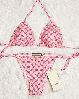 Costume da donna elegante