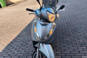 Sh 300i 2008