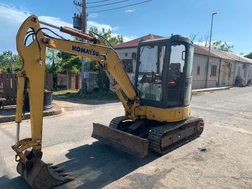 Komatsu pc 30 MR GIROSAGOMA