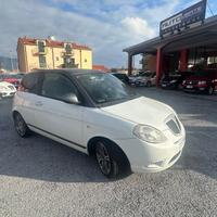 Lancia Ypsilon 1.4 16V Platino