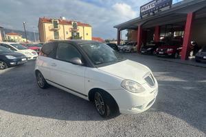 Lancia Ypsilon 1.4 16V Platino