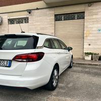 Opel Astra automatica 1.5.