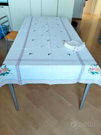 tovaglia cotone ricamata