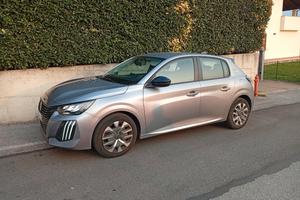 Peugeot 208 1.2 benzina del 2024 