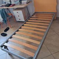 letto rete materasso +mensole + lampadario + tenda