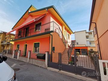 Appartamento di 140 m² con più di 5 locali a Caorl