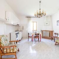 CASA SEMINDIPENDENTE A BELMONTE IN SABINA