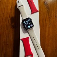 Apple Watch serie 4 da 44 mm in alluminio