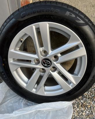 Cerchi in lega Toyota corolla