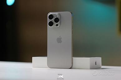 iPhone 15 Pro Max 512GB pari al nuovo + 5 cover