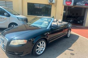 PER COMMERCIANTI Audi A4 2006 Cabriolet 1.8 Benzin
