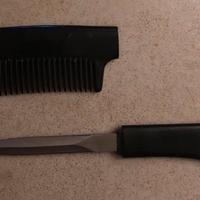 Pettine per capelli da spia risalente agli anni…