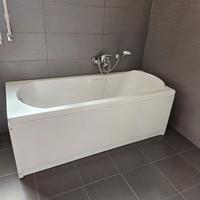 Vasca in vetroresina con pannelli