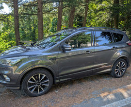 Ford Kuga Disel automatica 2017 - Valuto permuta