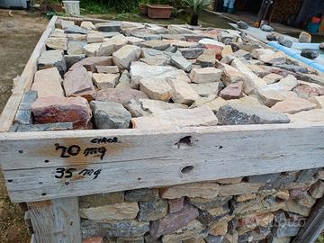 pietre a faccia viste