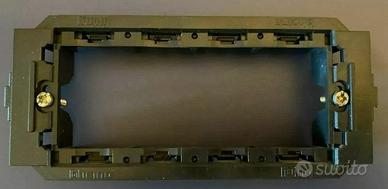 BTICINO LIVING CLASSIC SUPPORTO 4 MODULI 4704