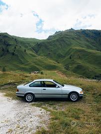 BMW 320i Coupe (E36)