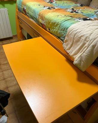 Cameretta completa con materassi.