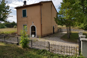 Casa singola con terreno edificabile Carovilli