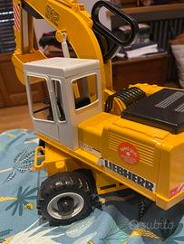 liebherr escavatore