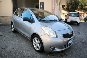 TOYOTA Yaris 1.3 5 porte Sol