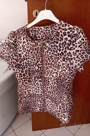 Piumino leggero animalier maniche corte