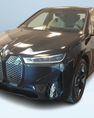 BMW iX xdrive40 pacchetto sportivo