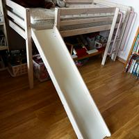 Letto Flexa per bambino soppalcato con scivolo