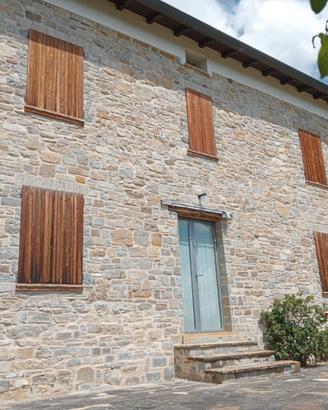 Casa indipendente immersa nel verde