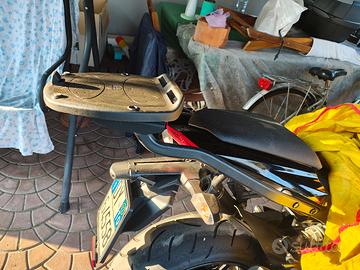 telaio GIVI con box e borse laterali con telai 