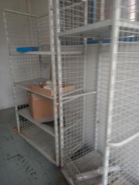scaffali
